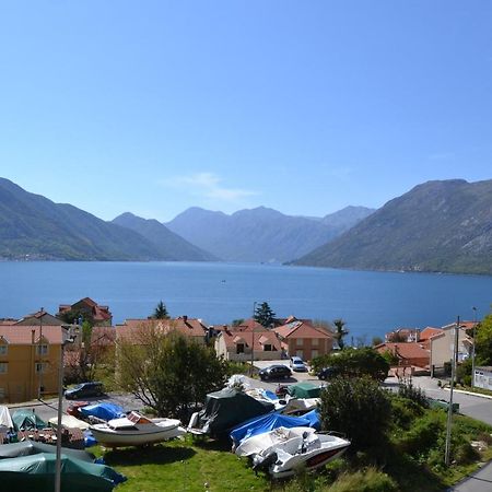 Apartments Dobrisa Kotor Luaran gambar