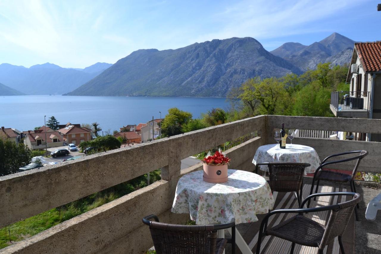 Apartments Dobrisa Kotor Luaran gambar