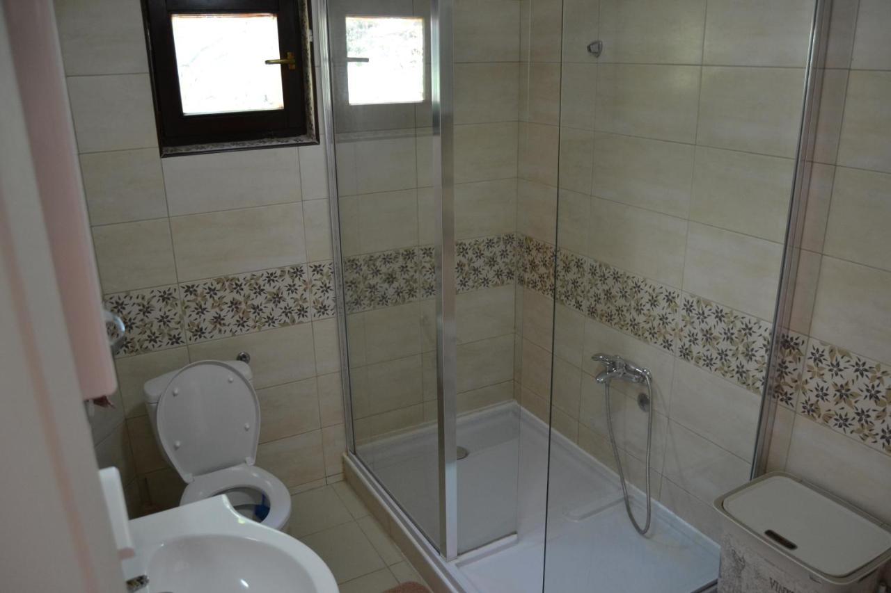 Apartments Dobrisa Kotor Luaran gambar