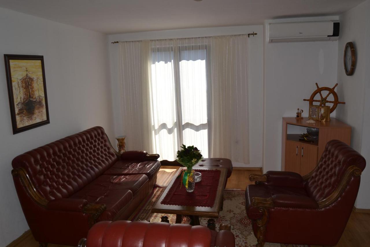 Apartments Dobrisa Kotor Luaran gambar