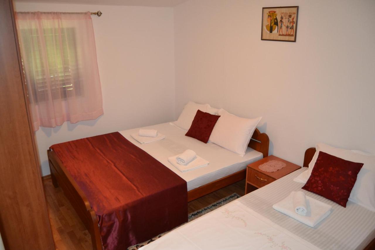 Apartments Dobrisa Kotor Luaran gambar