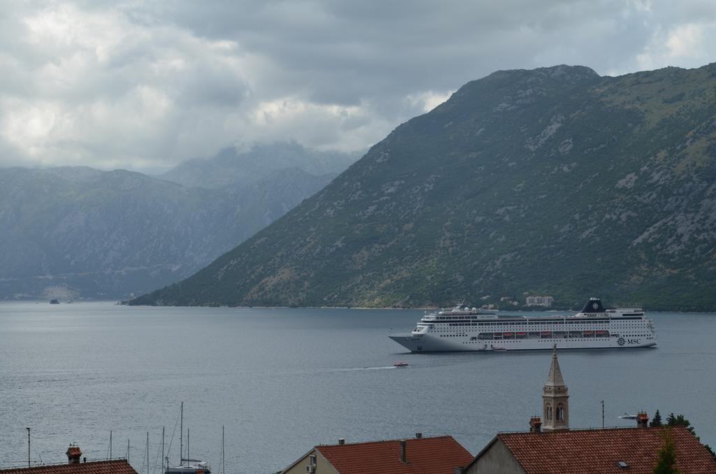 Apartments Dobrisa Kotor Bilik gambar
