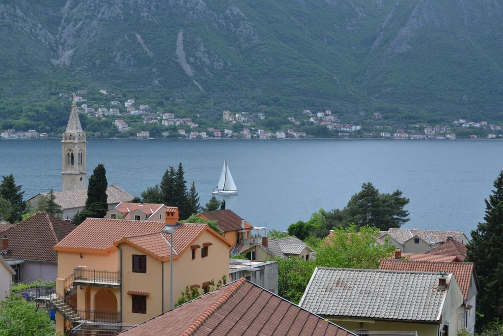 Apartments Dobrisa Kotor Luaran gambar
