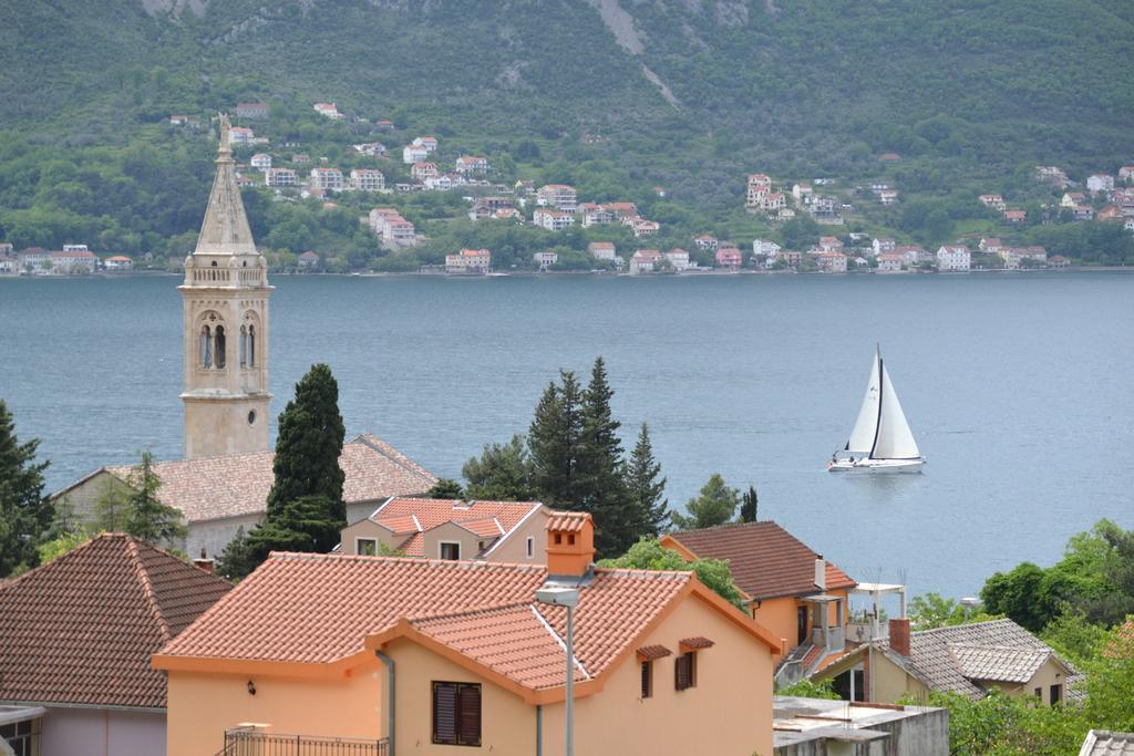 Apartments Dobrisa Kotor Luaran gambar