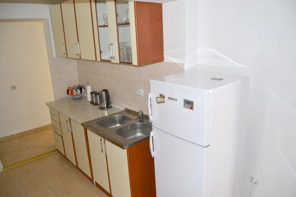 Apartments Dobrisa Kotor Luaran gambar