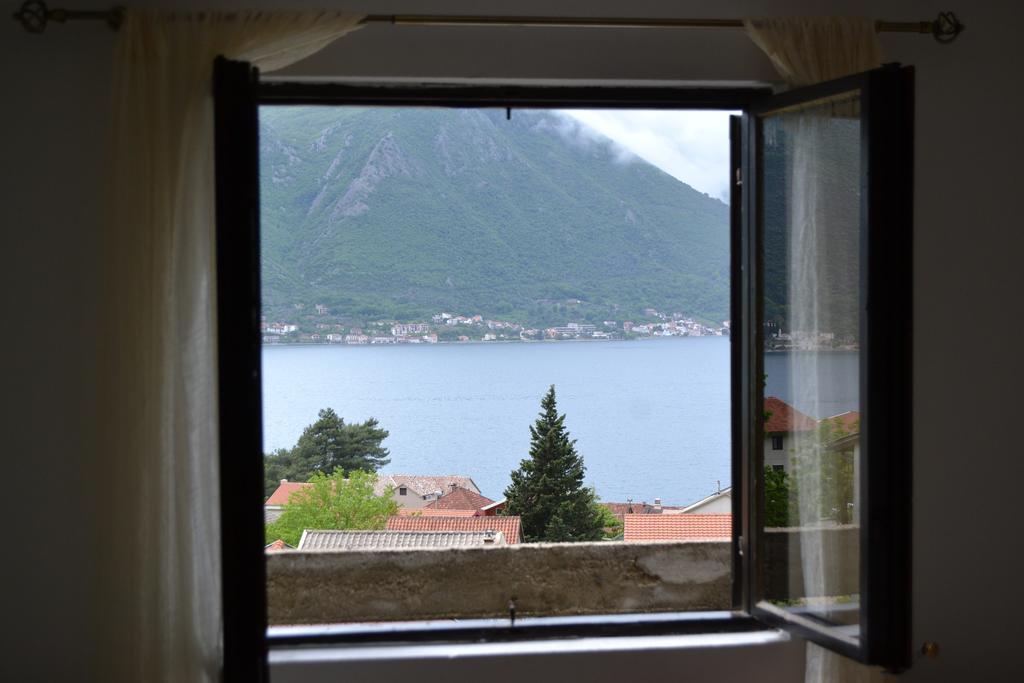 Apartments Dobrisa Kotor Luaran gambar
