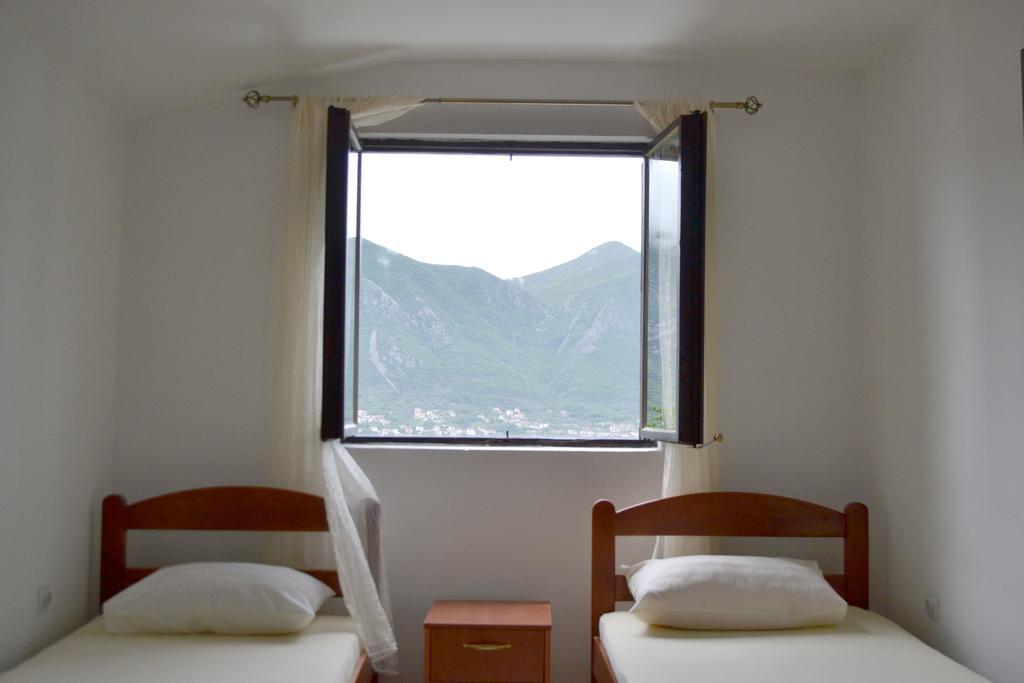 Apartments Dobrisa Kotor Luaran gambar