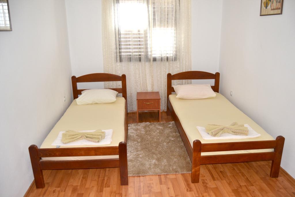 Apartments Dobrisa Kotor Luaran gambar