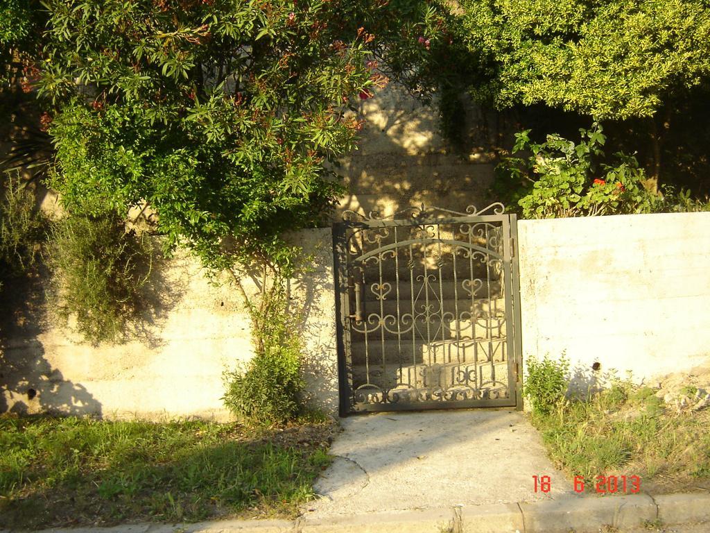 Apartments Dobrisa Kotor Luaran gambar